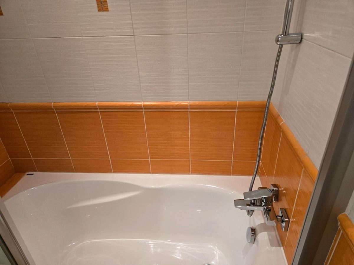 Spacious Two-room In Apartment *